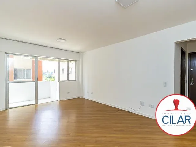 Apartamento 3 quartos e 2 banheiros, para alugar, no bairro Cristo Rei em Curitiba