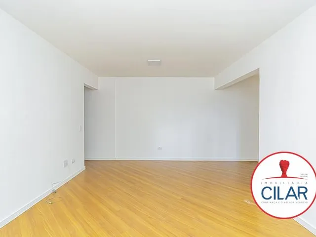 Apartamento 3 quartos e 2 banheiros, para alugar, no bairro Cristo Rei em Curitiba