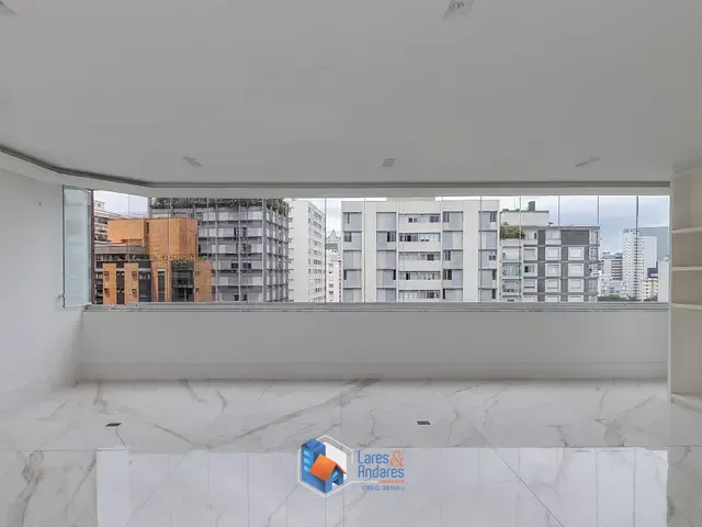 Apartamento com 265m² 3 quartos e 4 banheiros, à venda, no bairro Higienópolis em São Paulo