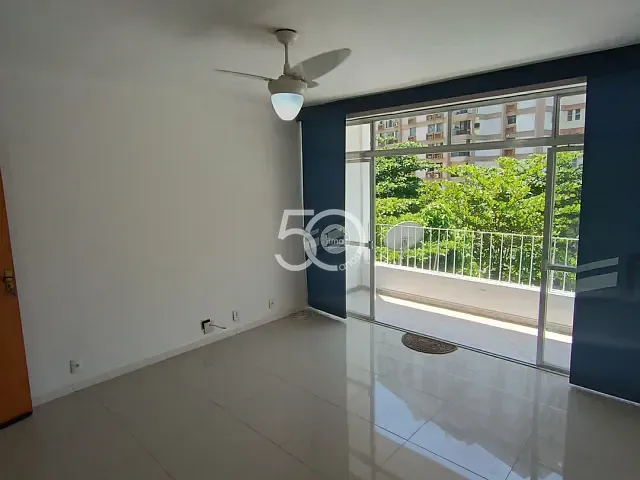 Apartamento 2 quartos e 2 banheiros, para alugar, no bairro Freguesia (Jacarepaguá) em Rio de Janeiro