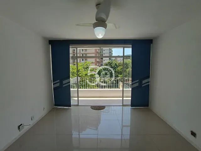 Apartamento 2 quartos e 2 banheiros, para alugar, no bairro Freguesia (Jacarepaguá) em Rio de Janeiro