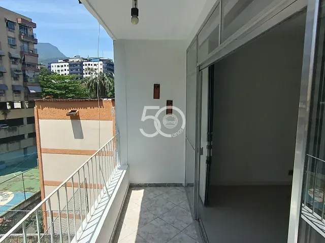 Apartamento 2 quartos e 2 banheiros, para alugar, no bairro Freguesia (Jacarepaguá) em Rio de Janeiro