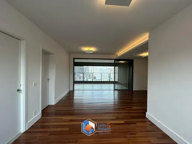 Apartamento com 160m² 3 quartos e 5 banheiros, à venda, no bairro Vila Nova Conceição em São Paulo