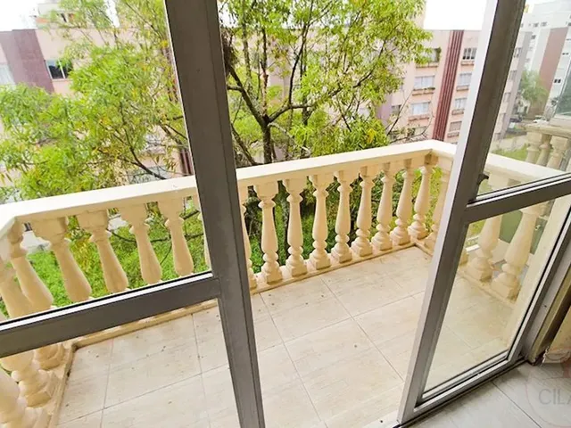 Apartamento 3 quartos e 2 banheiros, para alugar, no bairro Ahú em Curitiba
