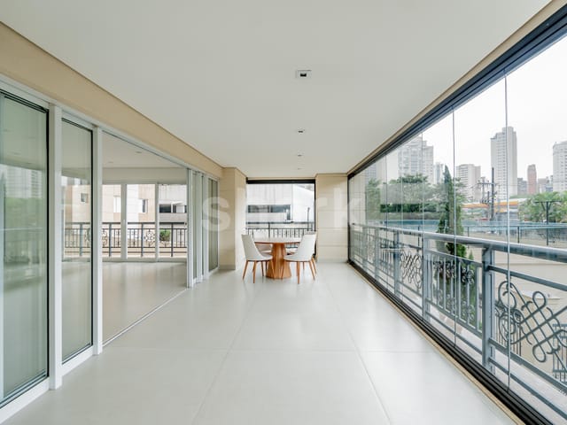 Apartamento 4 quartos e 6 banheiros, à venda ou para alugar, no bairro Vila Olímpia em São Paulo