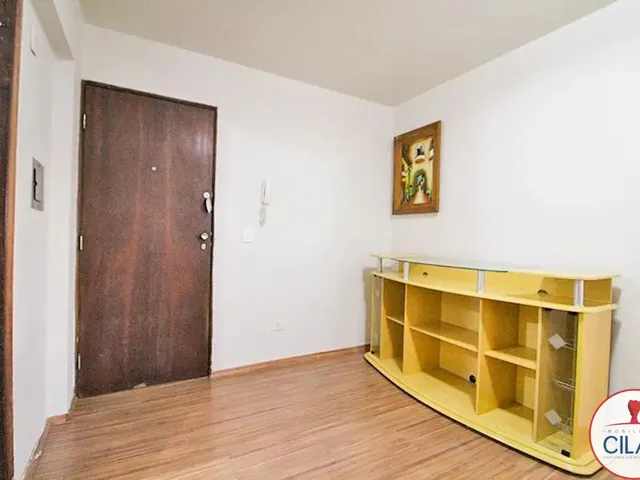 Apartamento 1 quarto e 1 banheiro, para alugar, no bairro Centro em Curitiba