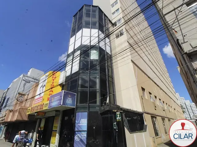 Apartamento 1 quarto e 1 banheiro, para alugar, no bairro Centro em Curitiba