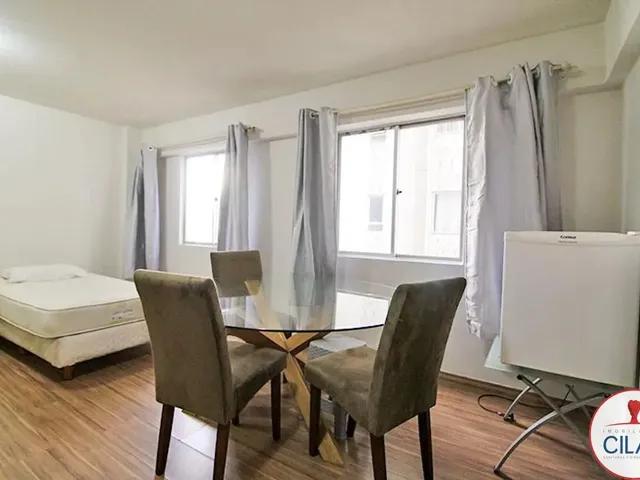 Apartamento 1 quarto e 1 banheiro, para alugar, no bairro Centro em Curitiba