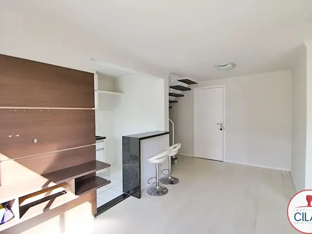 Apartamento 2 quartos e 2 banheiros, para alugar, no bairro Portão em Curitiba