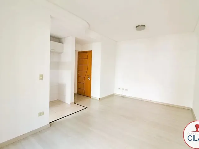 Apartamento 2 quartos e 2 banheiros, para alugar, no bairro Cristo Rei em Curitiba