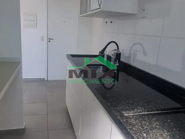 Apartamento com 28m² 1 quarto e 1 banheiro, para alugar, no bairro Vila São Pedro em Santo André