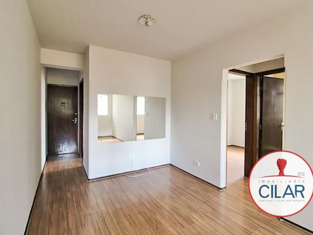 Apartamento 2 quartos e 1 banheiro, para alugar, no bairro Cristo Rei em Curitiba