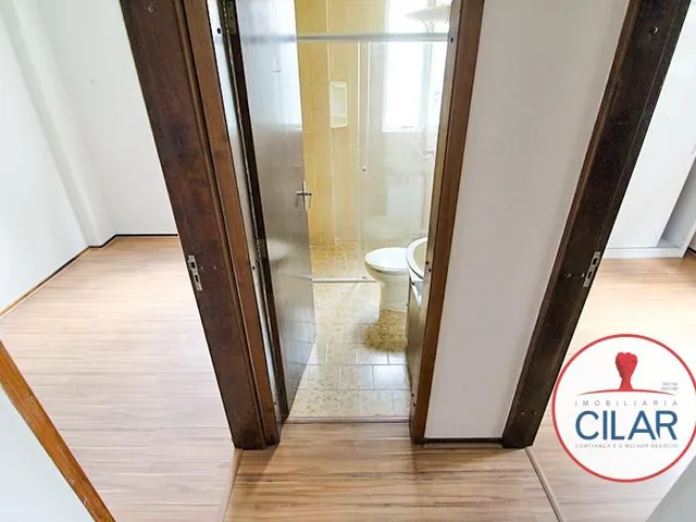 Apartamento 2 quartos e 1 banheiro, para alugar, no bairro Cristo Rei em Curitiba