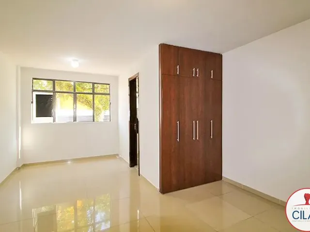 Apartamento para alugar, no bairro Centro em Curitiba