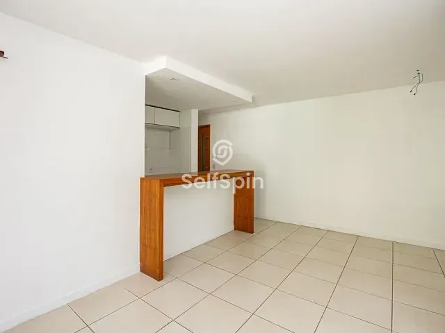Apartamento 2 quartos e 1 banheiro, para alugar, no bairro São Francisco em Niterói