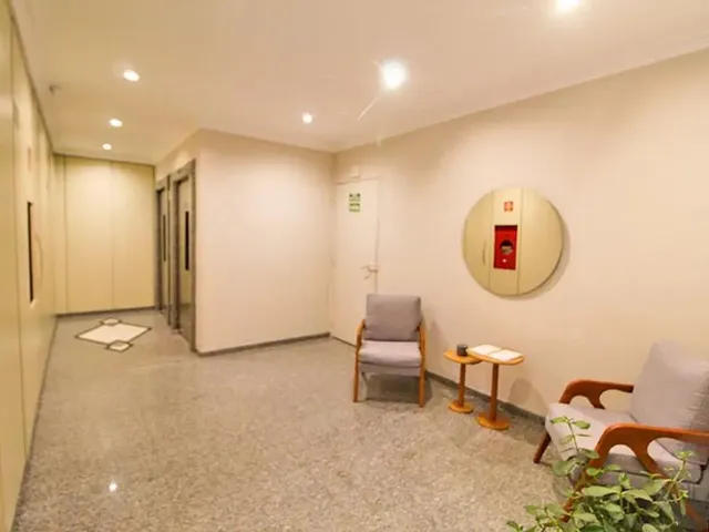 Apartamento 2 quartos e 1 banheiro, para alugar, no bairro Campina do Siqueira em Curitiba