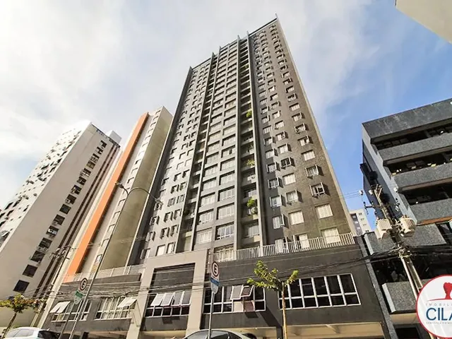 Apartamento 4 quartos e 2 banheiros, para alugar, no bairro Água Verde em Curitiba