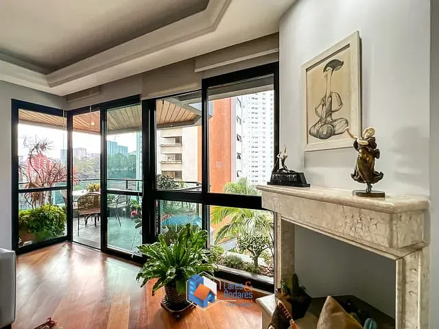 Apartamento com 252m² 3 quartos e 5 banheiros, à venda, no bairro Vila Andrade em São Paulo