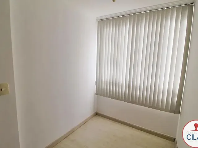 Apartamento 2 quartos e 1 banheiro, para alugar, no bairro Água Verde em Curitiba