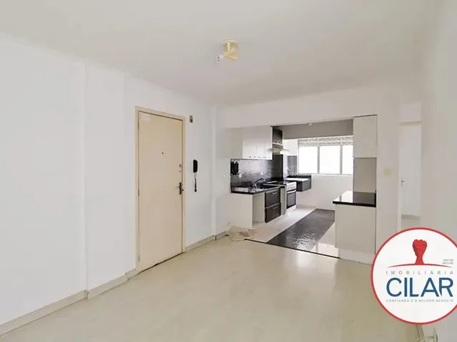 Apartamento 2 quartos e 1 banheiro, para alugar, no bairro Água Verde em Curitiba