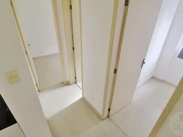Apartamento 2 quartos e 1 banheiro, para alugar, no bairro Água Verde em Curitiba