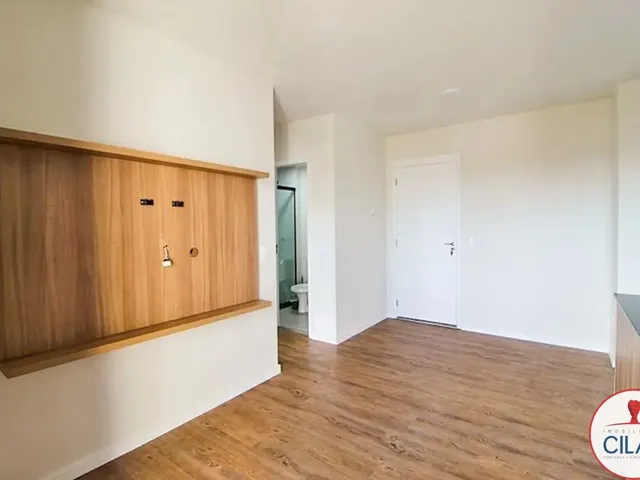 Apartamento 2 quartos e 1 banheiro, para alugar, no bairro Hauer em Curitiba
