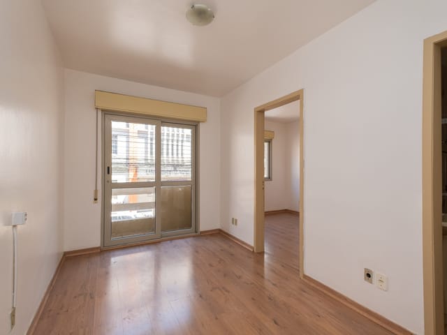 Apartamento com 42m² 1 quarto e 1 banheiro, para alugar, no bairro Centro em Pelotas