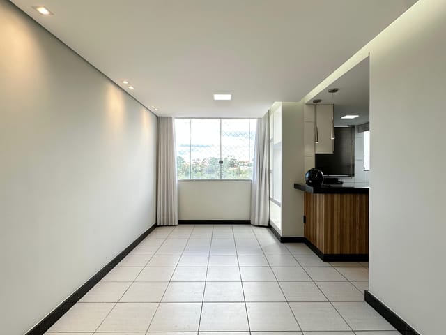 Foto do Apartamento - Apartamento para locação com 3 quartos (1 suíte) armários planejados e uma vaga coberta, Planalto, Belo Horizonte, MG | Deltalar Imóveis