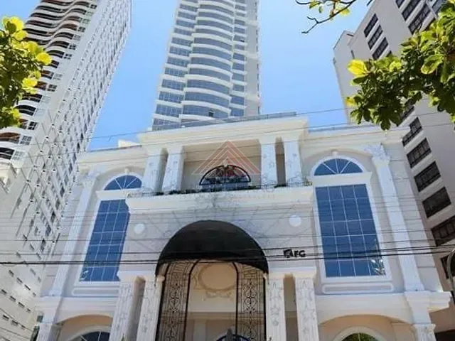 Apartamento com 317m² 4 quartos e 5 banheiros, à venda, no bairro Centro em Balneário Camboriú