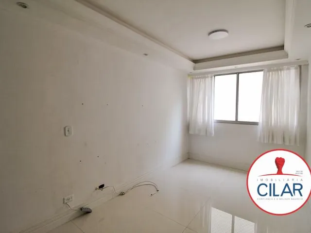 Apartamento 2 quartos e 1 banheiro, para alugar, no bairro Cristo Rei em Curitiba