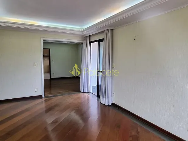 Apartamento com 225m² 4 quartos e 1 banheiro, à venda, no bairro Centro em Guaratinguetá