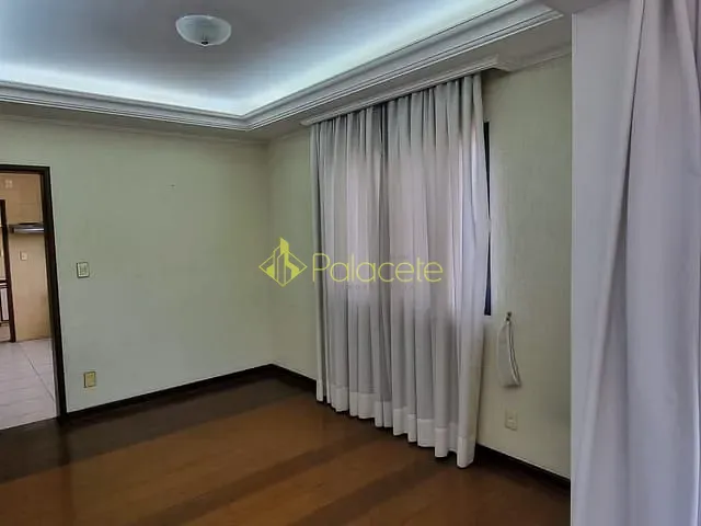 Apartamento com 225m² 4 quartos e 1 banheiro, à venda, no bairro Centro em Guaratinguetá