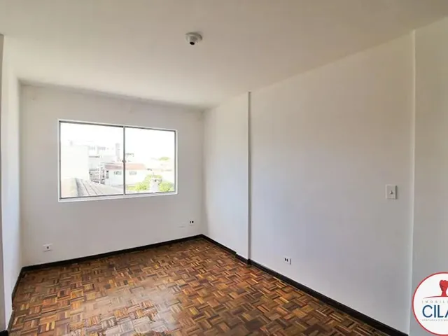 Apartamento 2 quartos e 1 banheiro, para alugar, no bairro Água Verde em Curitiba