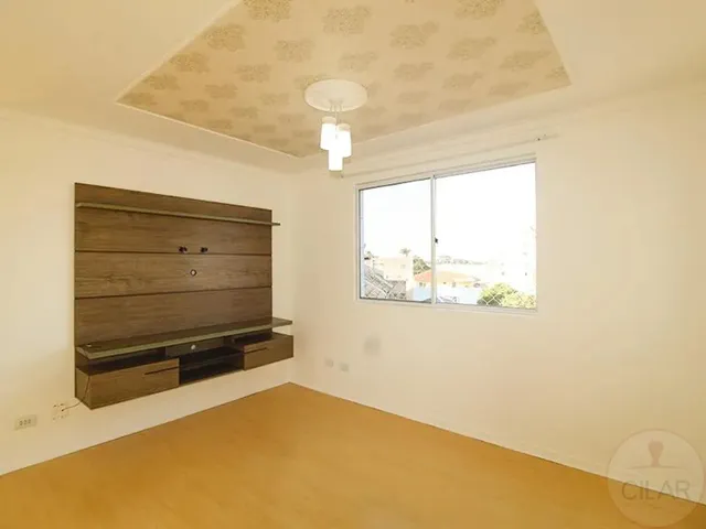 Apartamento 2 quartos e 1 banheiro, para alugar, no bairro Boqueirão em Curitiba