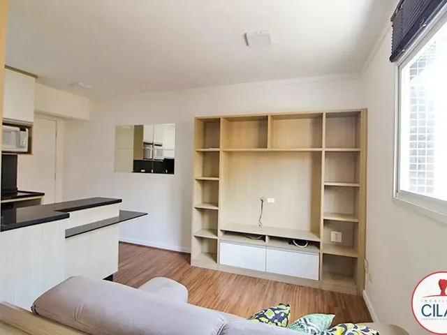 Apartamento 1 quarto e 1 banheiro, para alugar, no bairro Centro em Curitiba