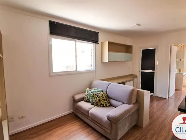 Apartamento 1 quarto e 1 banheiro, para alugar, no bairro Centro em Curitiba