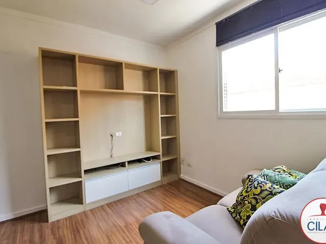 Apartamento 1 quarto e 1 banheiro, para alugar, no bairro Centro em Curitiba