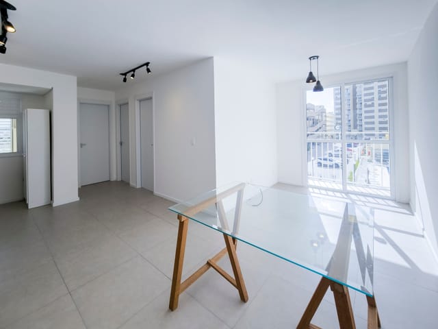 Apartamento com 62m² 2 quartos e 1 banheiro, para alugar, no bairro Centro em Pelotas
