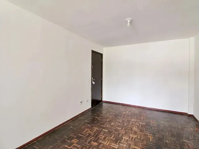 Apartamento 3 quartos e 1 banheiro, para alugar, no bairro Portão em Curitiba