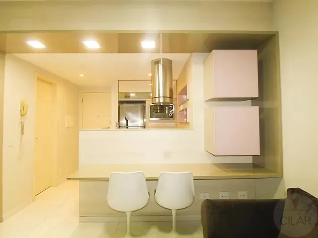 Apartamento 1 quarto e 1 banheiro, para alugar, no bairro Centro em Curitiba