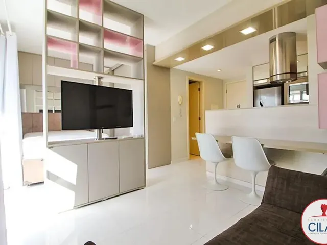 Apartamento 1 quarto e 1 banheiro, para alugar, no bairro Centro em Curitiba