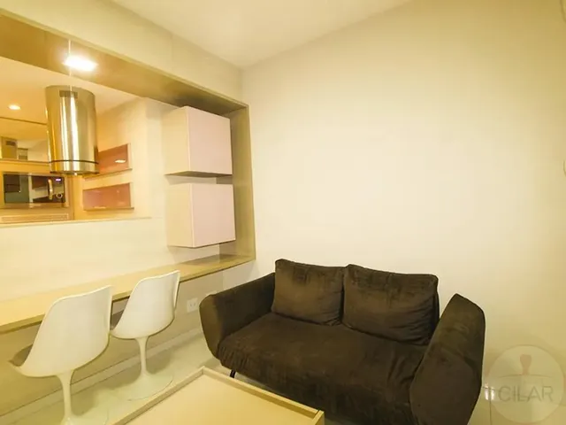 Apartamento 1 quarto e 1 banheiro, para alugar, no bairro Centro em Curitiba