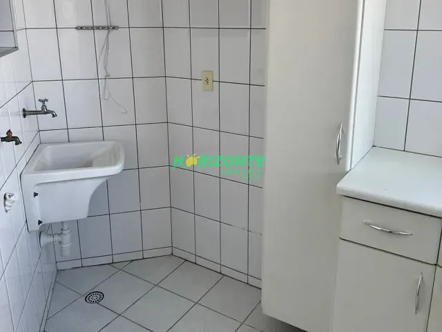 Apartamento 3 quartos e 2 banheiros, para alugar, no bairro Parque Residencial Aquarius em São José dos Campos