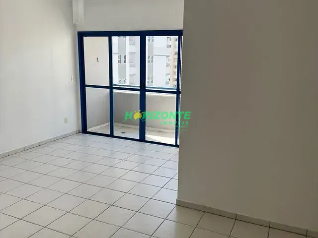 Apartamento 3 quartos e 2 banheiros, para alugar, no bairro Parque Residencial Aquarius em São José dos Campos