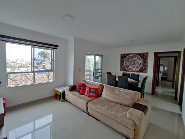 Foto do Apartamento - Apartamento a venda Residencial Giacomini, 81 mts area útil, 3 dormitorios 1 suíte com sacada, cozinha com armarios, lavanderia e despensa Centro Londrina | Guepardo Imob