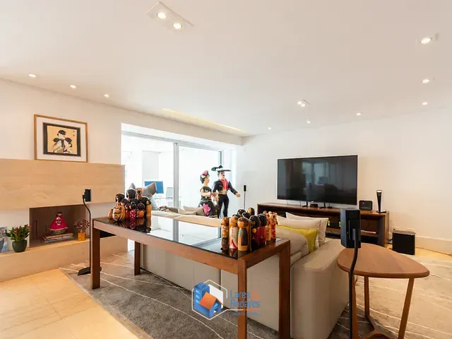 Apartamento com 335m² 4 quartos e 5 banheiros, à venda, no bairro Moema em São Paulo