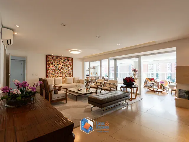Apartamento com 335m² 4 quartos e 5 banheiros, à venda, no bairro Moema em São Paulo