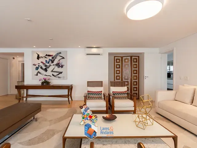 Apartamento com 335m² 4 quartos e 5 banheiros, à venda, no bairro Moema em São Paulo