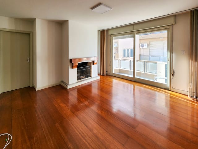 Apartamento de 3 Dormitórios à Venda e para Aluguel na Av. Dom Joaquim em Pelotas RS, com Conforto, Praticidade e Excelente Localização