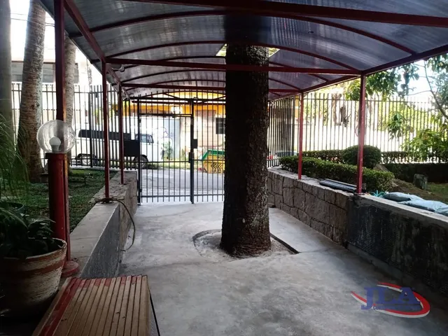 Apartamento 3 quartos e 5 banheiros, para alugar, no bairro Batel em Curitiba